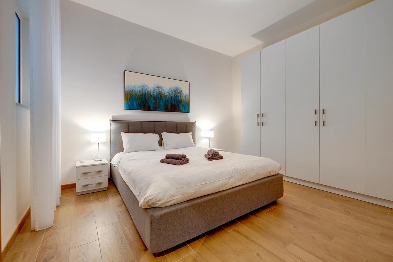 Luxury Apartment With Valletta And Harbour Views Sliema Exterior foto